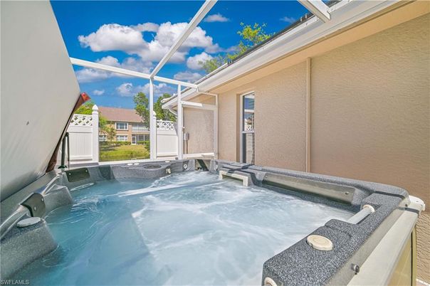 Hot Tub, Interior, Sun Room