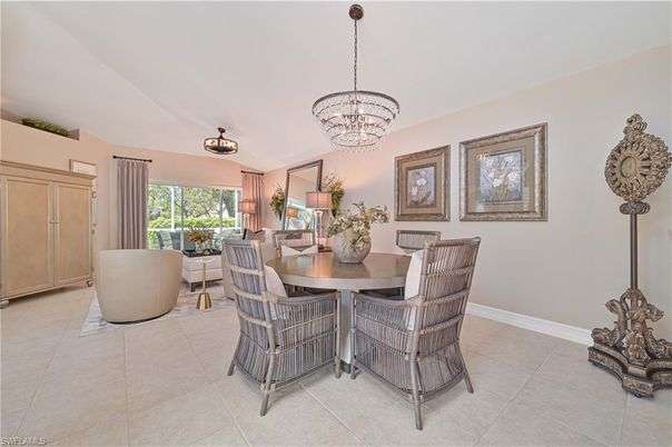 Chandelier, Dining room, Interior, Living room