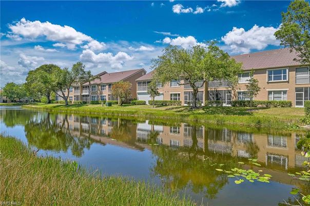 Exterior, Lake