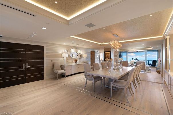 Chandelier, Dining room, Interior, Recessed Lighting, Wood Texture Flooring