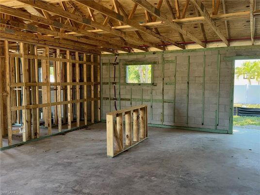 Empty room, Interior, Wooden Beams, Wooden Ceilings