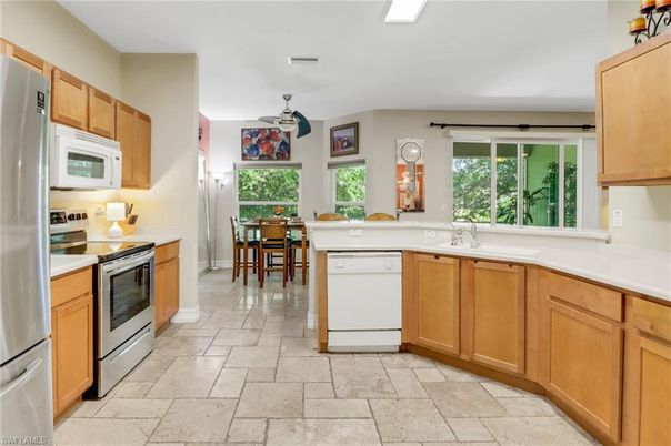 Dining room, Interior, Kitchen, Recessed Lighting