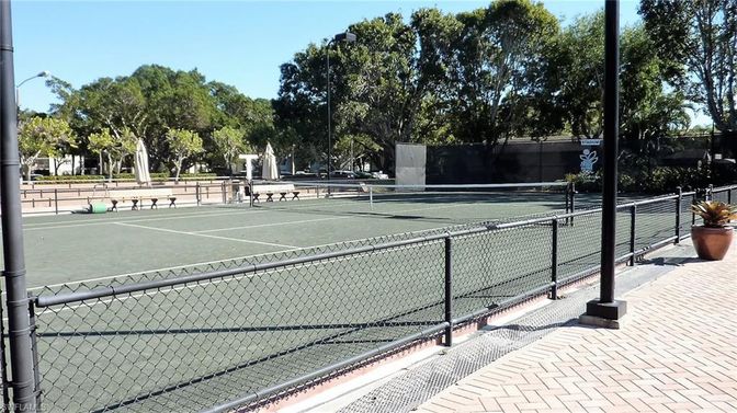 Exterior, Tennis Courts