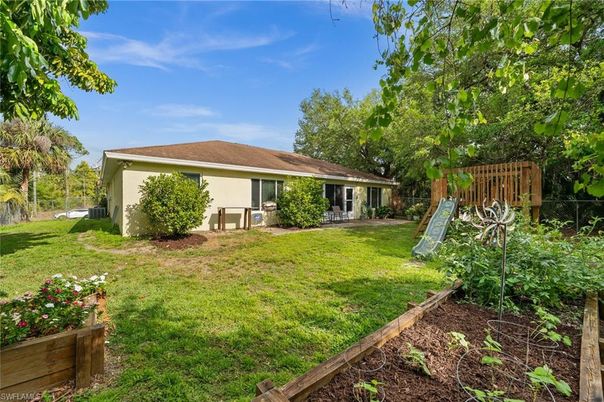 Backyard, Exterior, Playground