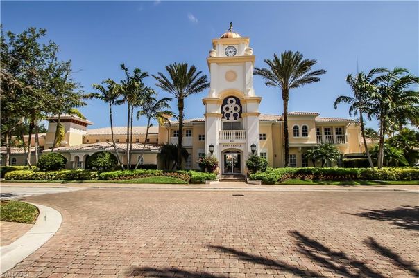 Exterior, Facade, Mediterranean