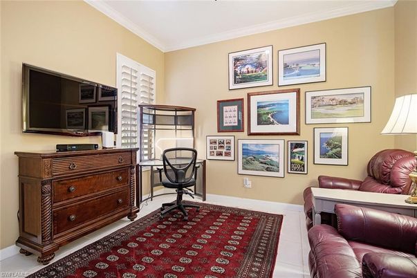 Home Office, Interior