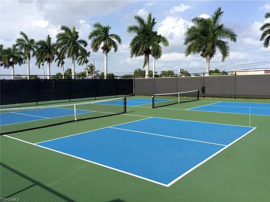 Exterior, Tennis Courts