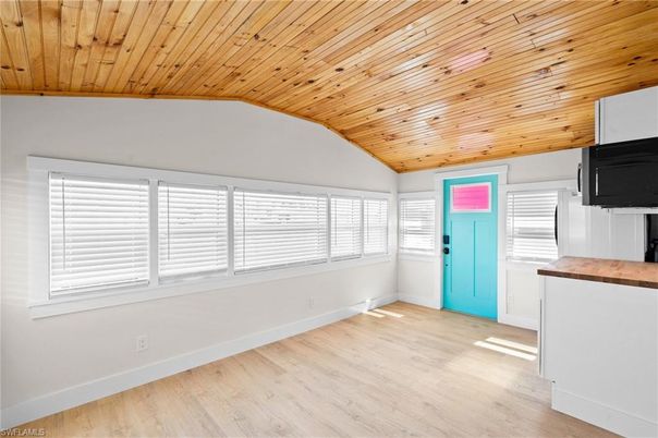 Empty room, Interior, Wooden Ceilings, Wood Texture Flooring