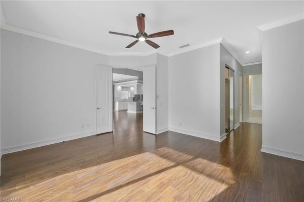 Empty room, Interior, Recessed Lighting, Wood Texture Flooring