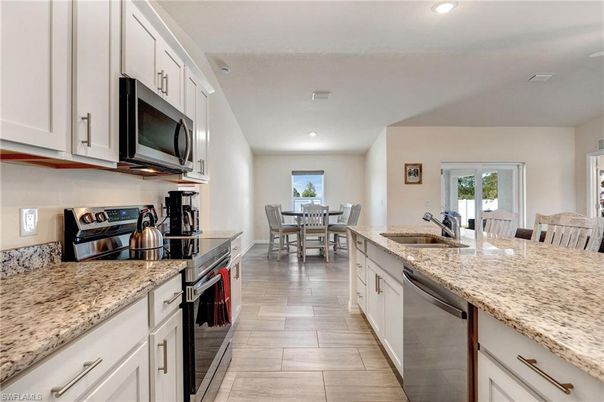 Dining room, Interior, Kitchen, Recessed Lighting