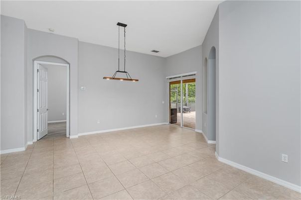 Empty room, Interior, Pendant Lights
