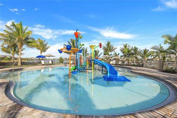 Exterior, Playground, Pool