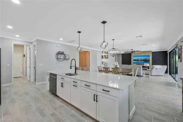 Dining room, Interior, Kitchen, Living room, Pendant Lights, Recessed Lighting, Stainless Steel Appliances