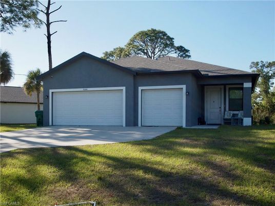 Attached, Exterior, Facade, Ranch