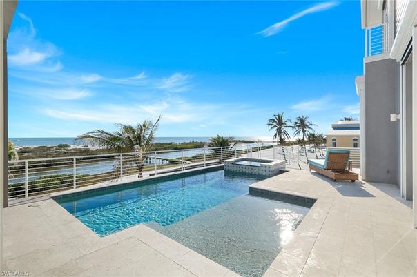 Exterior, Lake, Pool, Water