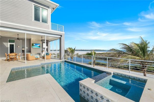 Exterior, Pool, Water