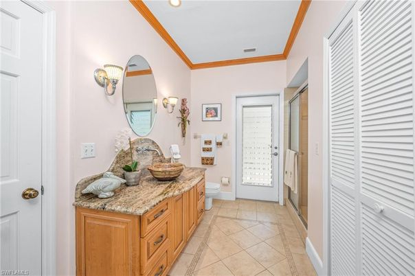 Bathroom, Interior, Recessed Lighting