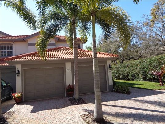 Attached, Exterior, Facade, Mediterranean