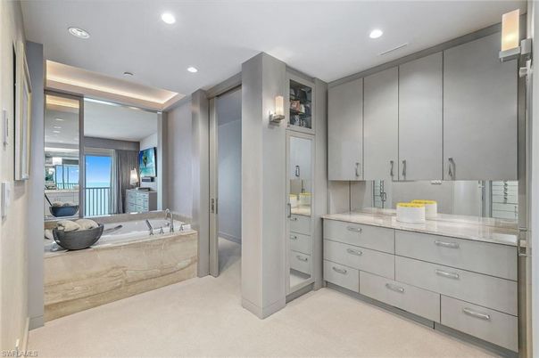 Bathroom, Interior, Recessed Lighting