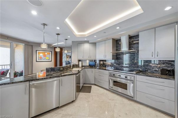 Interior, Kitchen, Pendant Lights, Recessed Lighting, Stainless Steel Appliances