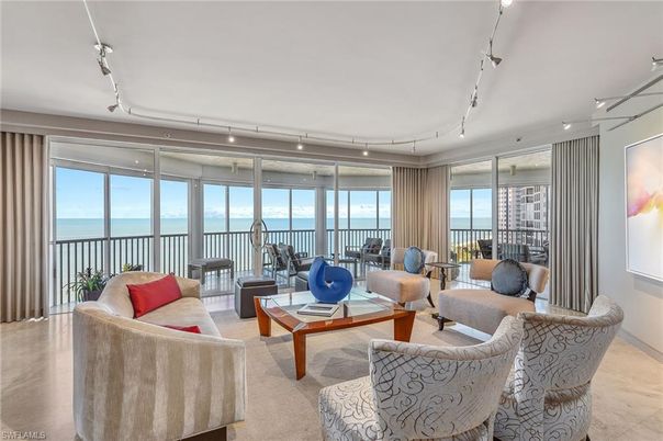 Fitness Equipment, Interior, Living room, Recessed Lighting, Water