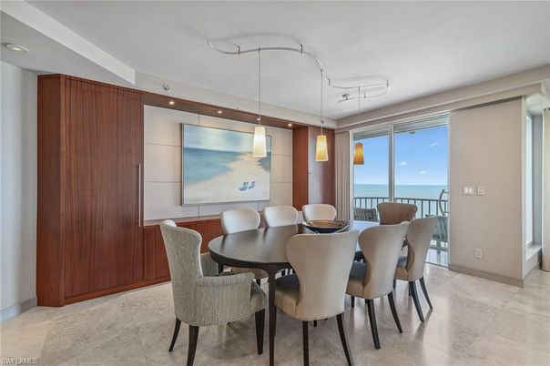 Dining room, Interior, Pendant Lights, Recessed Lighting, Water