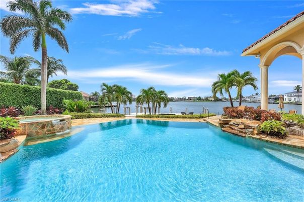 Exterior, Lake, Pool, Water