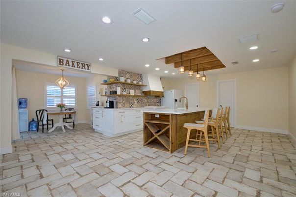Dining room, Interior, Kitchen, Pendant Lights, Recessed Lighting