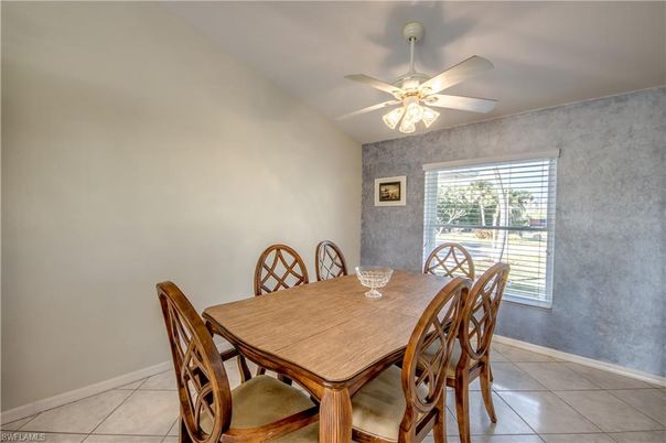 Dining room, Interior