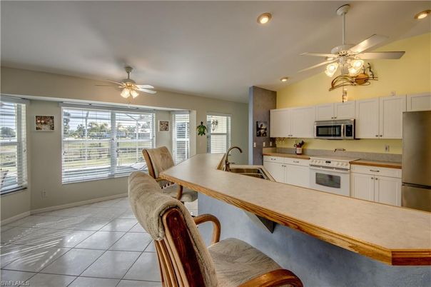 Dining room, Interior, Kitchen, Recessed Lighting