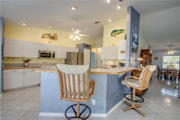 Dining room, Interior, Kitchen, Recessed Lighting, Stainless Steel Appliances