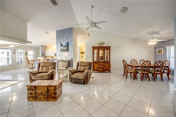 Dining room, Interior, Living room, Recessed Lighting