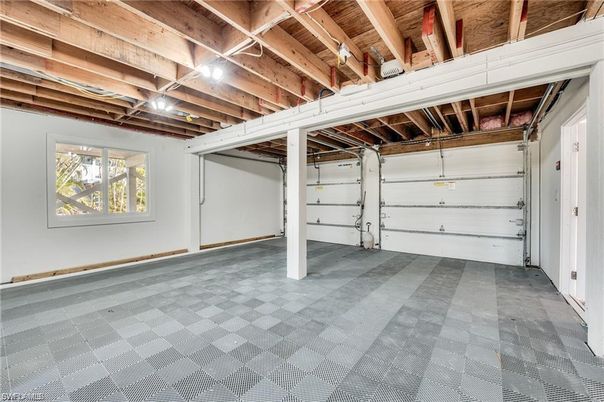 Garage, Interior, Wooden Beams, Wooden Ceilings