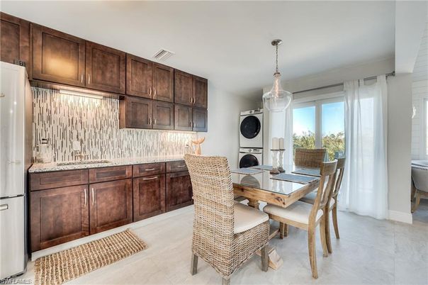 Dining room, Interior, Pendant Lights