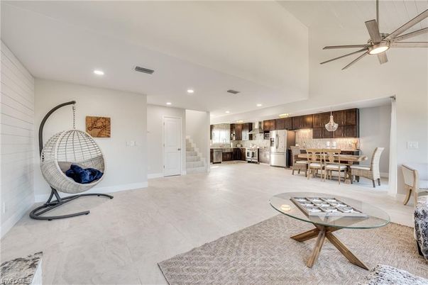Dining room, Interior, Kitchen, Pendant Lights, Recessed Lighting, Stainless Steel Appliances