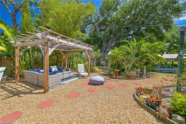 Exterior, Hot Tub