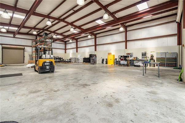 Garage, Interior