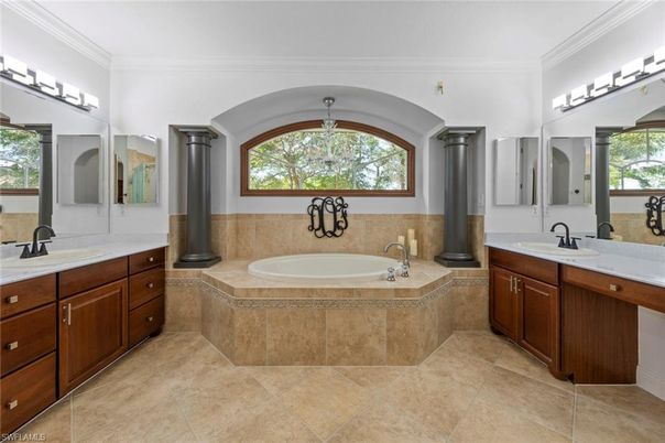 Bathroom, Dual Sink Vanities, Interior