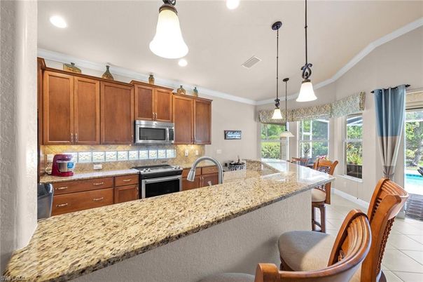 Dining room, Interior, Kitchen, Pendant Lights, Recessed Lighting, Stainless Steel Appliances