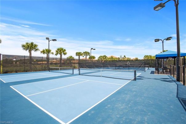Exterior, Tennis Courts