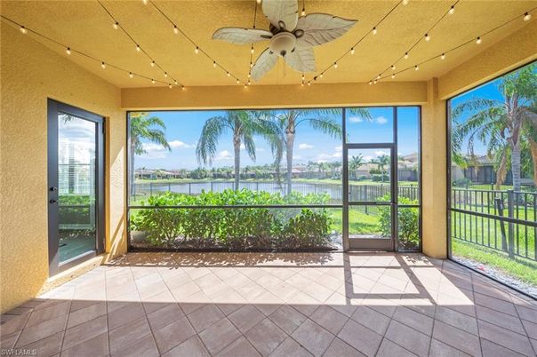 Interior, Sun Room, Water