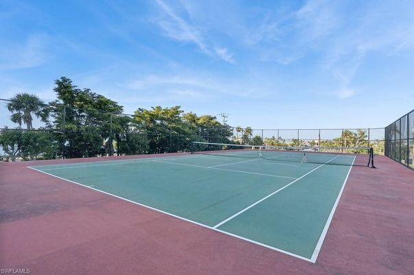 Exterior, Tennis Courts