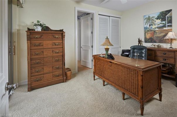 Home Office, Interior
