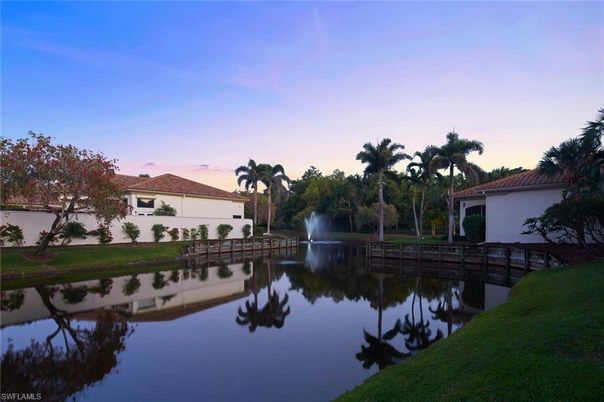 Exterior, Lake