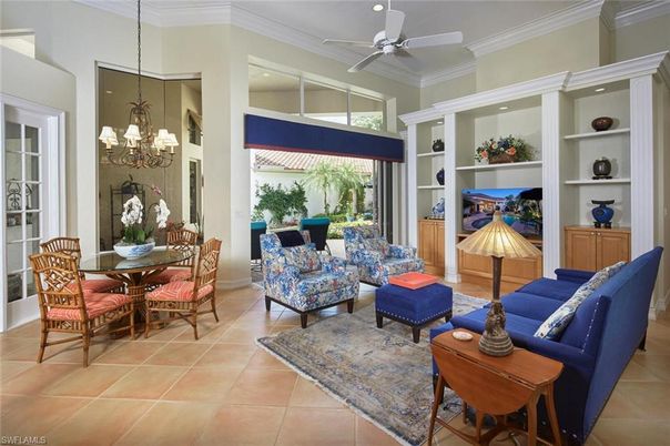 Chandelier, Dining room, Interior, Living room