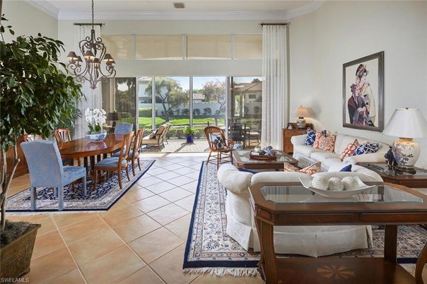 Chandelier, Dining room, Interior, Living room