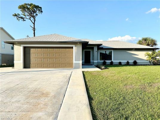 Attached, Exterior, Facade, Ranch