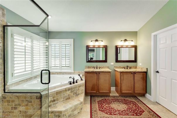 Bathroom, Dual Sink Vanities, Interior