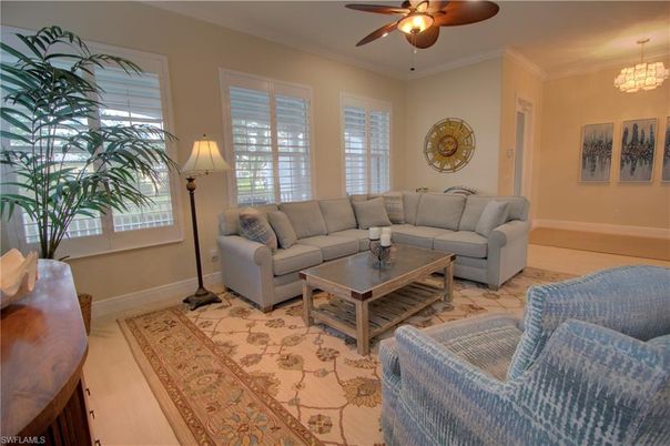 Chandelier, Interior, Living room