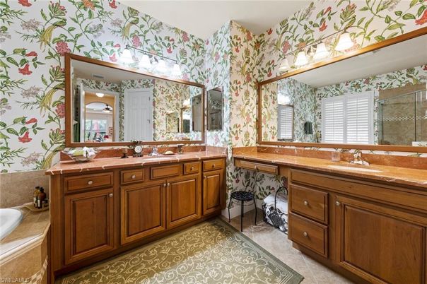 Bathroom, Dual Sink Vanities, Interior
